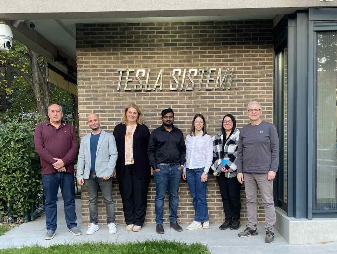 Inženjer iz Bosch-a drži obuku